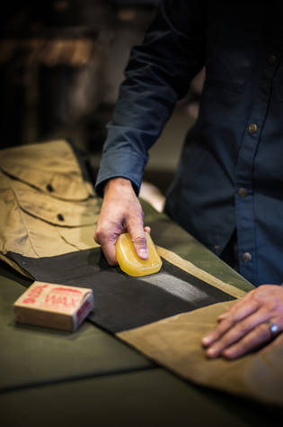 Fjällräven Greenland Wax Vaatevaha - Tekstiilien hoito - F79060 - 2